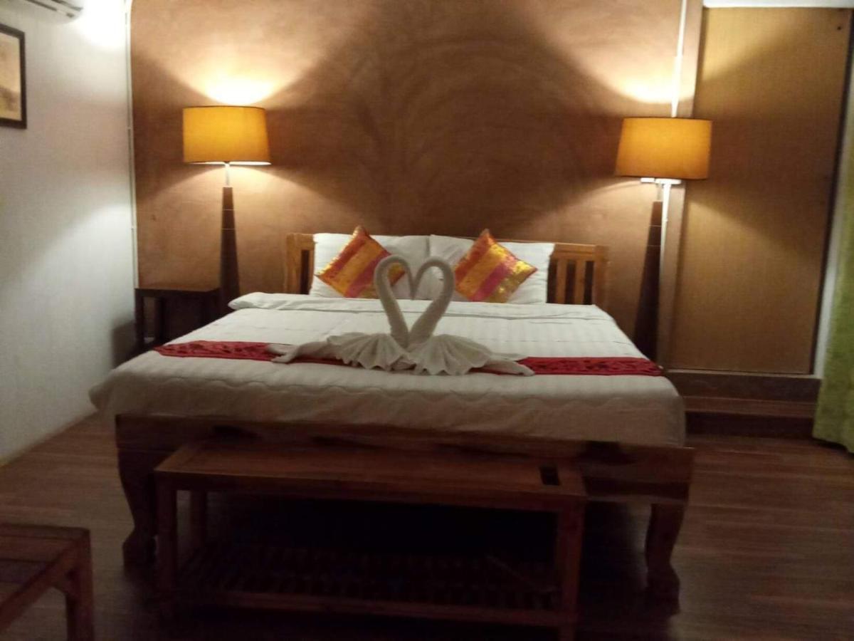 Baan B&B Sukhothai Bagian luar foto